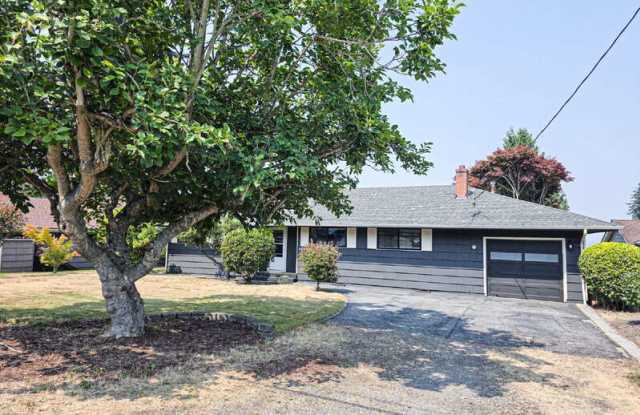 1715 Holbrook Ave photos photos