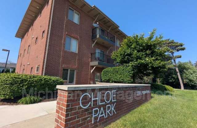 2715 E Maple Rd - 2715 East Maple Road, Birmingham, MI 48009