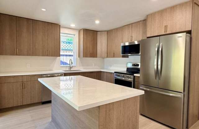 Completely Remodeled conveniently located 3-Bedroom Edmonds Home with private RV/Boat Parking!! Gallery 4