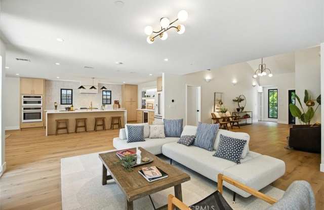 3756 Goodland photos photos