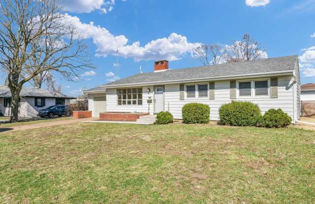 Charming, Move-In Ready Home at 220 Ivanhoe Way photos photos