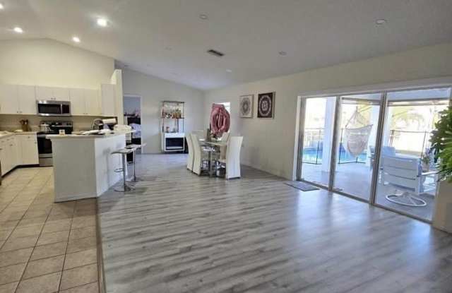 2317 NW 27th Avenue Gallery 2