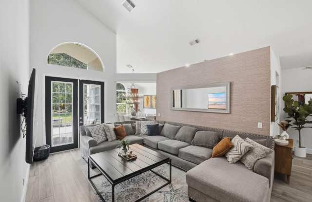 609 SW St Thomas Cove Gallery 3