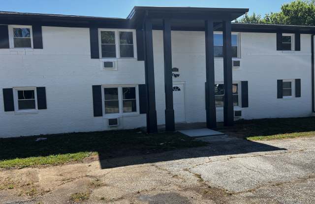 610 N College Drive - 610 North College Drive, Cedartown, GA 30125