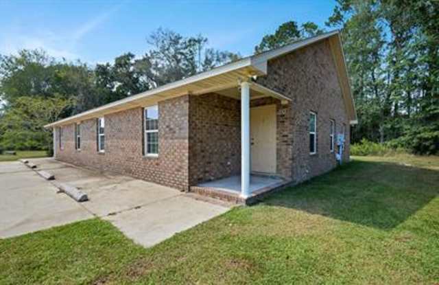 Beautiful duplex 3 bedroom 2 bath!! Gallery 1
