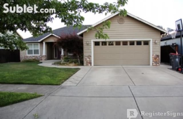 3263 Ford Drive - 3263 Ford Drive, Medford, OR 97504