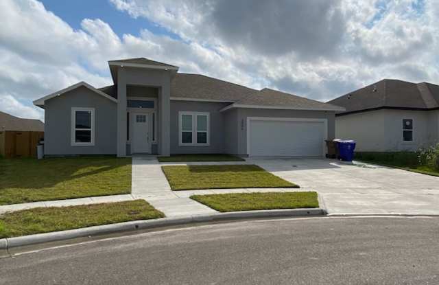 Stunning Southside Home w/ Solar Panels! Gallery 1
