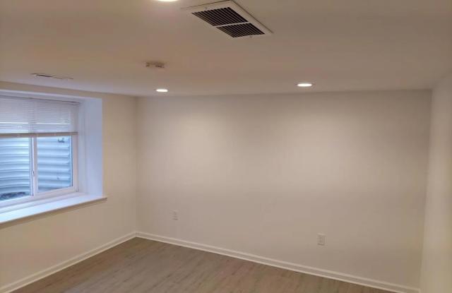 5028 GREENE Street Gallery 2
