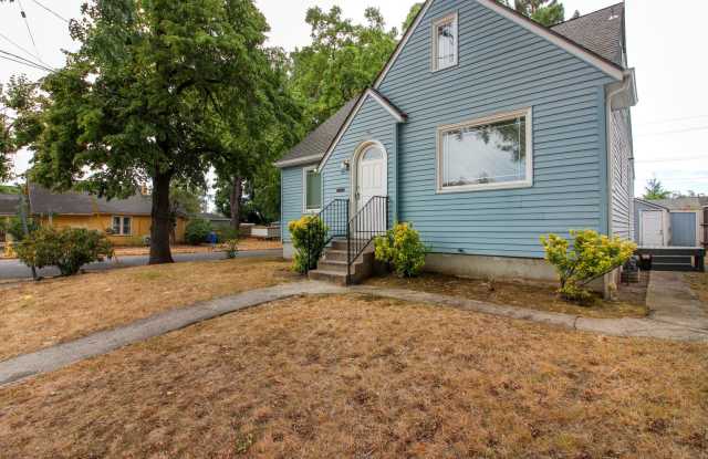 Charming Two Story Home with Basement ~ 495 21st St SE Gallery 4
