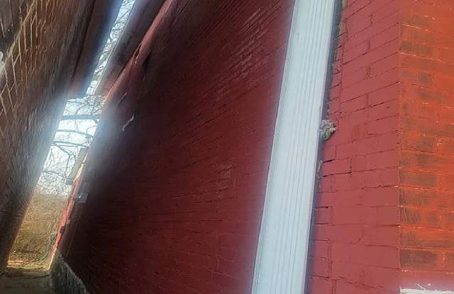 1371 Montclair Avenue Gallery 3