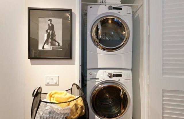 321 West 38th Street Gallery 4
