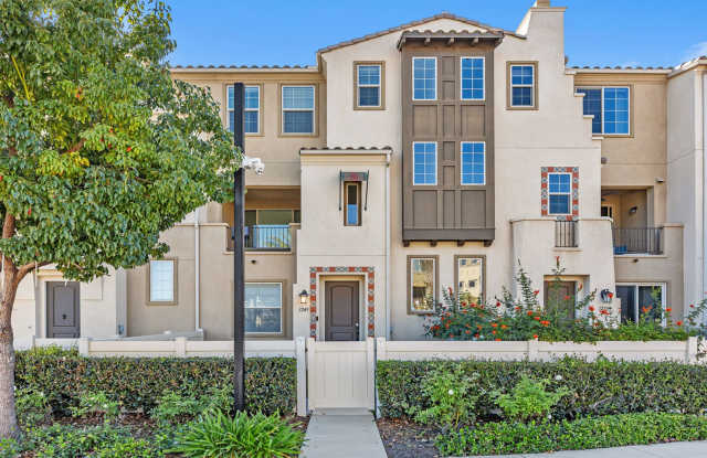 4 bedroom - Pacific Ridge in Oceanside - 1249 Via Lucero, Oceanside, CA 92056