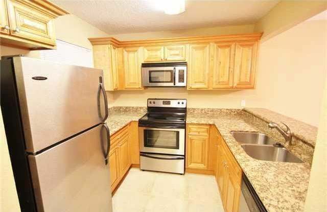 1445 LAKE CRYSTAL Drive Gallery 3