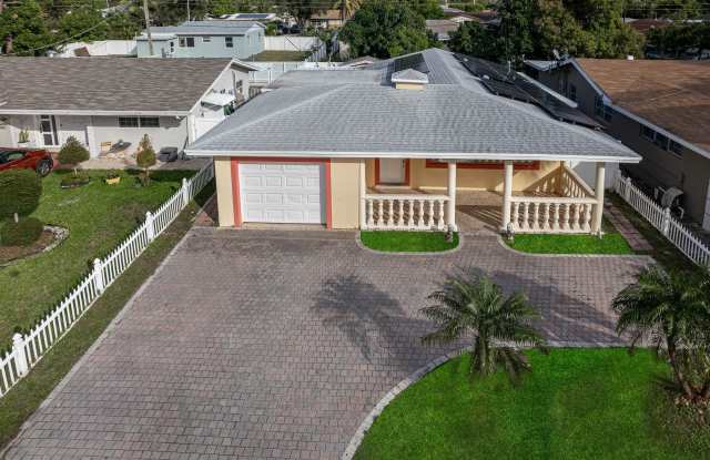 3730 NE 13th Terrace photos photos