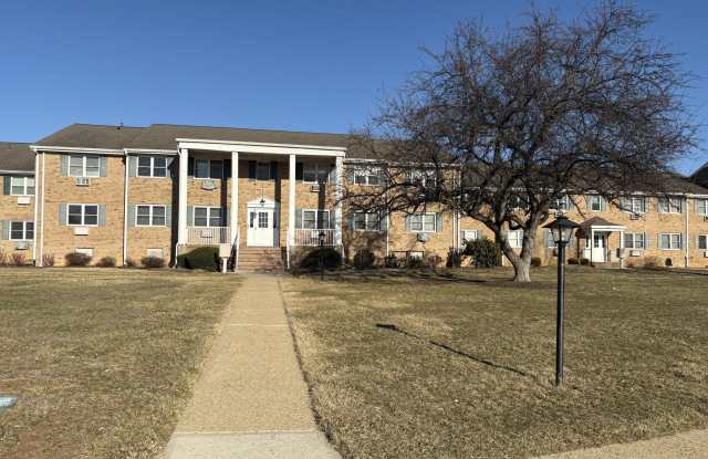 24 Manchester Court - 24 Manchester Court, West Freehold, NJ 07728