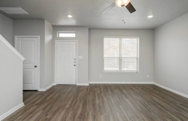 Live, love, and grow in this charming townhome! Gallery 2