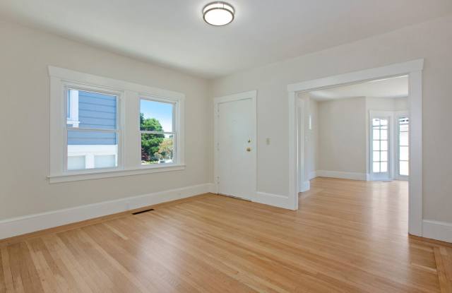 Two Bedroom Home w/ Parking, Private Yard, Laundry + More! - 5831 Keith Avenue, Oakland, CA 94618