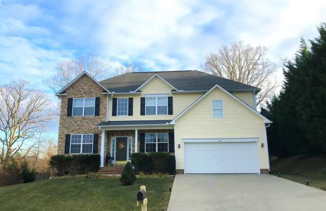 59 Yorktown Circle - 59 Yorktown Circle, Avery Creek, NC 28704 59 Yorktown Circle - 59 Yorktown Circle, Avery Creek, NC 28704