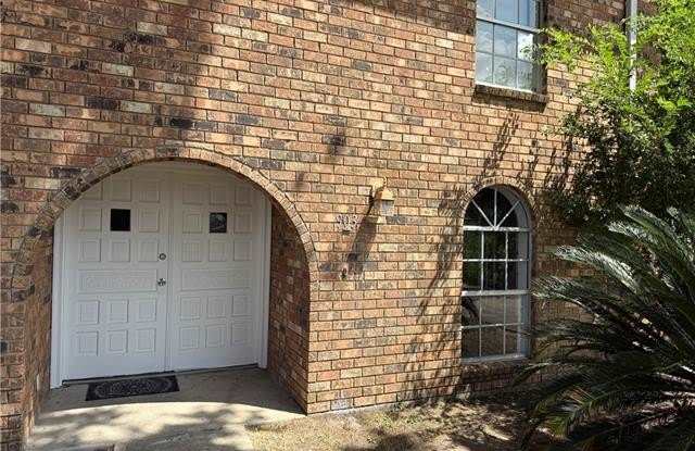 903 E ST. BERNARD Highway photos photos