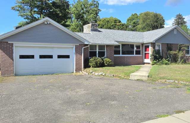 21 Meadowside Road - 21 Meadowside Road, Milford city, CT 06460