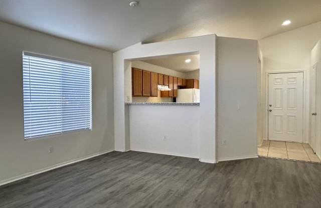 10424 W MEDLOCK Drive Gallery 4