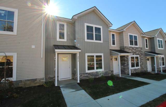 Newer construction! Three bedroom townhouse For Rent- 3015 Locust Grove. photos photos