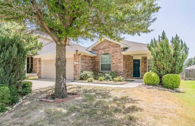 Excellent single story 3 bedroom in Marine Creek Ranch - 6116 Bowfin Drive, Fort Worth, TX 76179