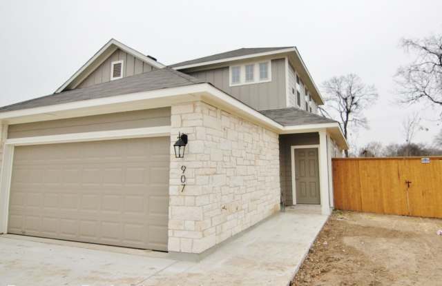 907 Langesmill Br - 907 Langesmill Br, New Braunfels, TX 78130