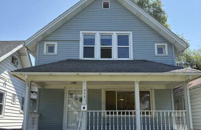 Charming 3 bedroom home for rent located in Toledo, OH - 823 Toronto Avenue, Toledo, OH 43609 Charming 3 bedroom home for rent located in Toledo, OH - 823 Toronto Avenue, Toledo, OH 43609