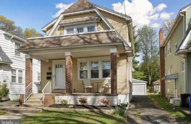 28 East Coulter Avenue Gallery 1