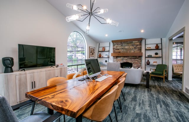 Woodcliffe Apartment Homes Gallery 4