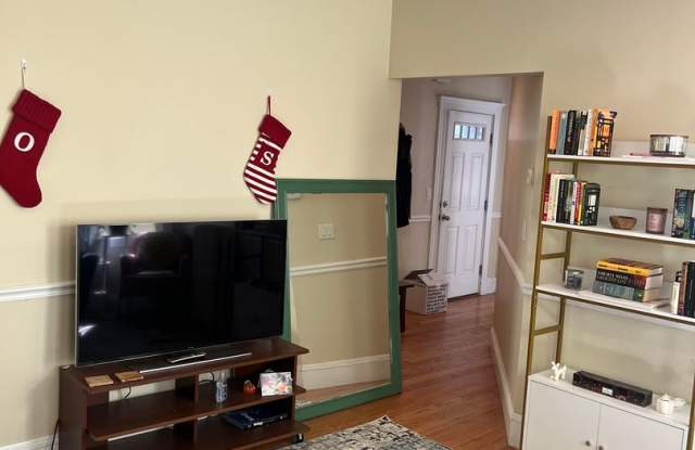 Brighton 3 Bed / 2 Bath – 3 Parking Spaces Included – 9/1 Move-In photos photos