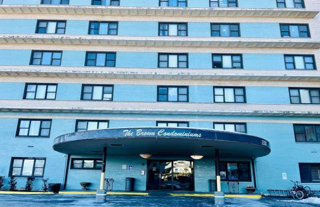 Updated first floor 1BR condo on Bardstown Rd **ALL UTILITIES INCLUDED** - 3320 Bardstown Road, Jefferson County, KY 40218