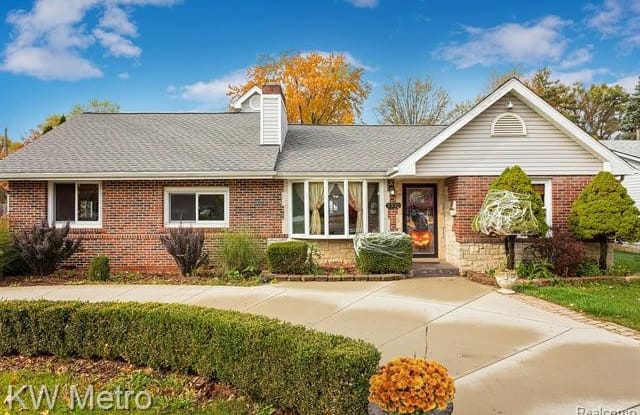 3330 LONGVIEW Avenue - 3330 Longview Avenue, Rochester Hills, MI 48307