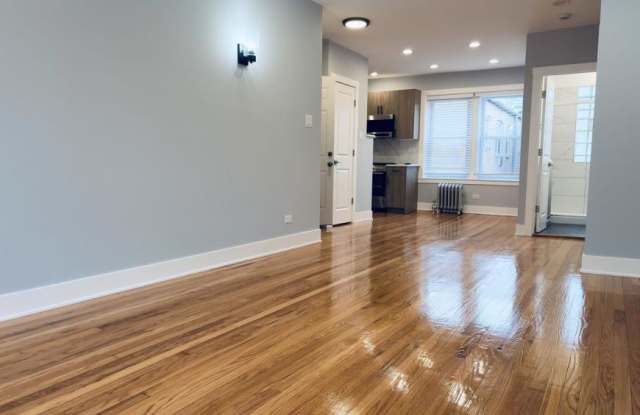 5060 N Wolcott Avenue Gallery 2