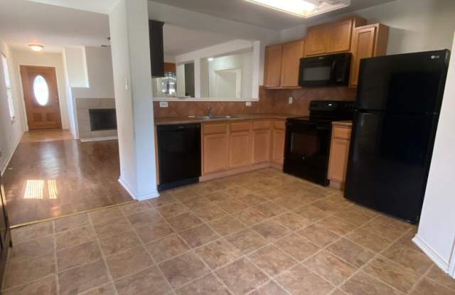 3 Bed w/ Study, 2 Bath House Gallery 4