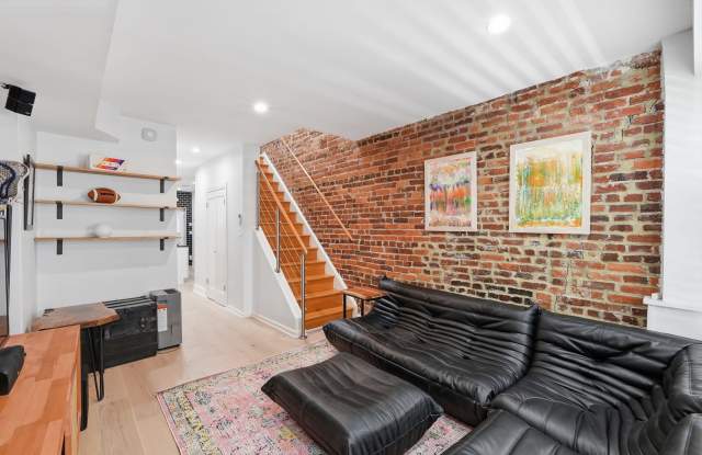 2319 17th Street Northwest Gallery 3
