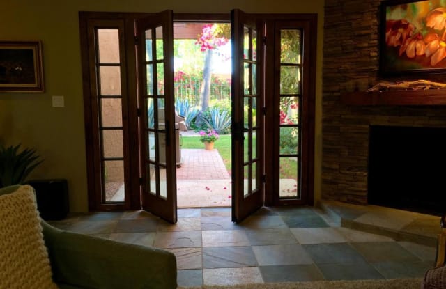8045 E VIA DE VIVA -- - 8045 East via De Viva, Scottsdale, AZ 85258
