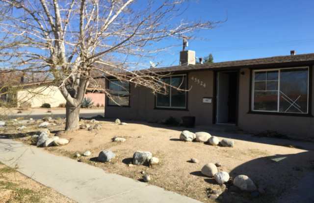 COMING SOON!!!  WEST LANCASTER  3+1.5 on Large lot photos photos