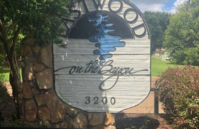 MOVE IN SPECIAL-$250 OFF FIRST MONTH'S RENT-2 BEDROOM TOWNHOME IN GATED COMMUNITY OF EASTWOOD ON THE BAYOU photos photos