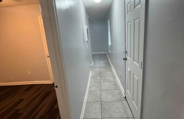 1839-1841 W 13th St. Gallery 3
