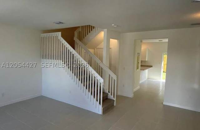 1859 SE 27th Ter Gallery 2