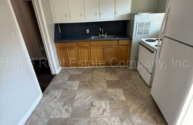 1435 Clark Avenue Apt C Gallery 1