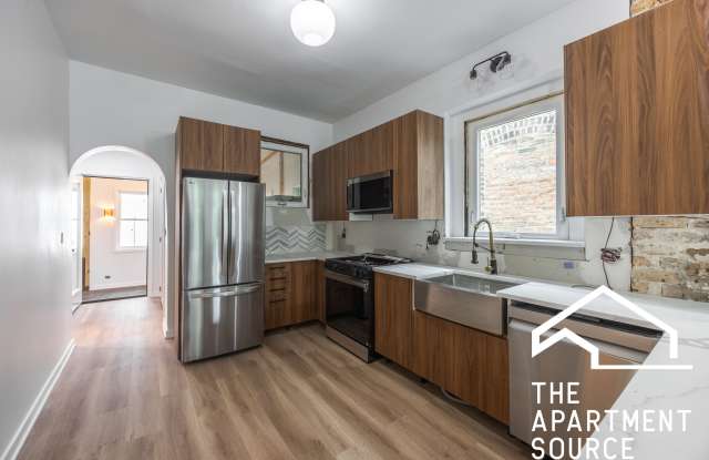 2206 W Erie St photos photos