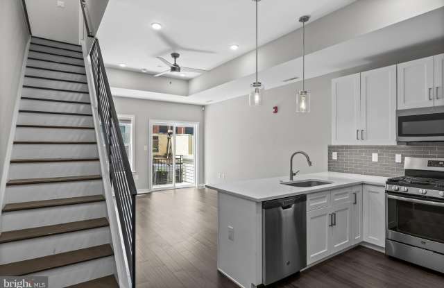 1906 E HAGERT Street unit: C photos photos