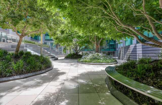 318 Spear ST 5G Gallery 3