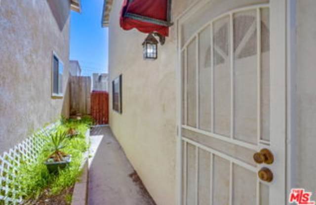 1718 Van Horne Lane Gallery 2