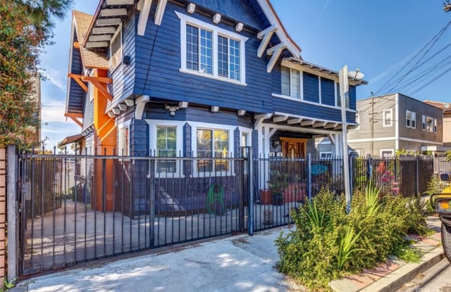 1069 Laguna - 1069 N Laguna Ave, Los Angeles, CA 90026