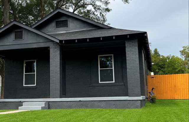 2760 Lola Avenue Gallery 1
