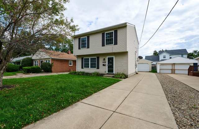 Spacious 3-Bedroom Eastlake Home with Two-Car Garage Gallery 3